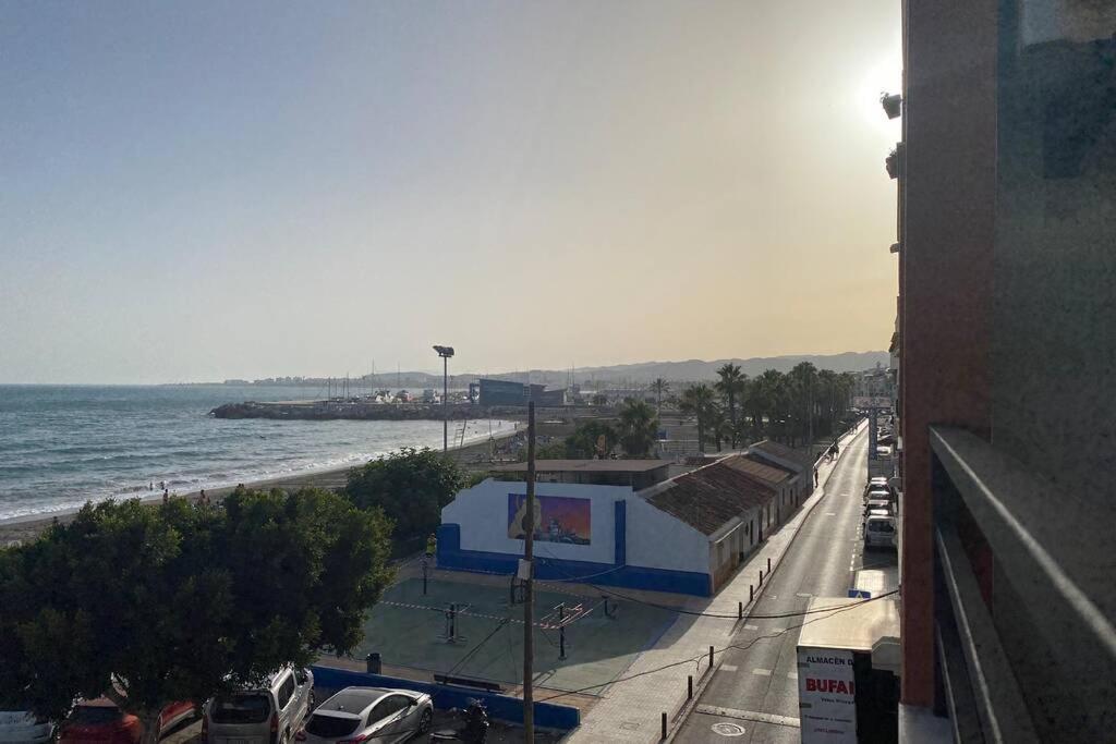 Maravilloso Apartamento En Primera Linea De Playa Con Vistas Al Mar En Caleta De Velez 2 D Buitenkant foto
