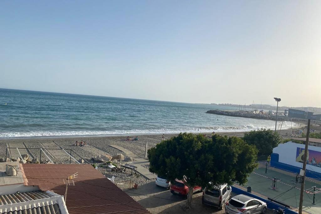 Maravilloso Apartamento En Primera Linea De Playa Con Vistas Al Mar En Caleta De Velez 2 D Buitenkant foto